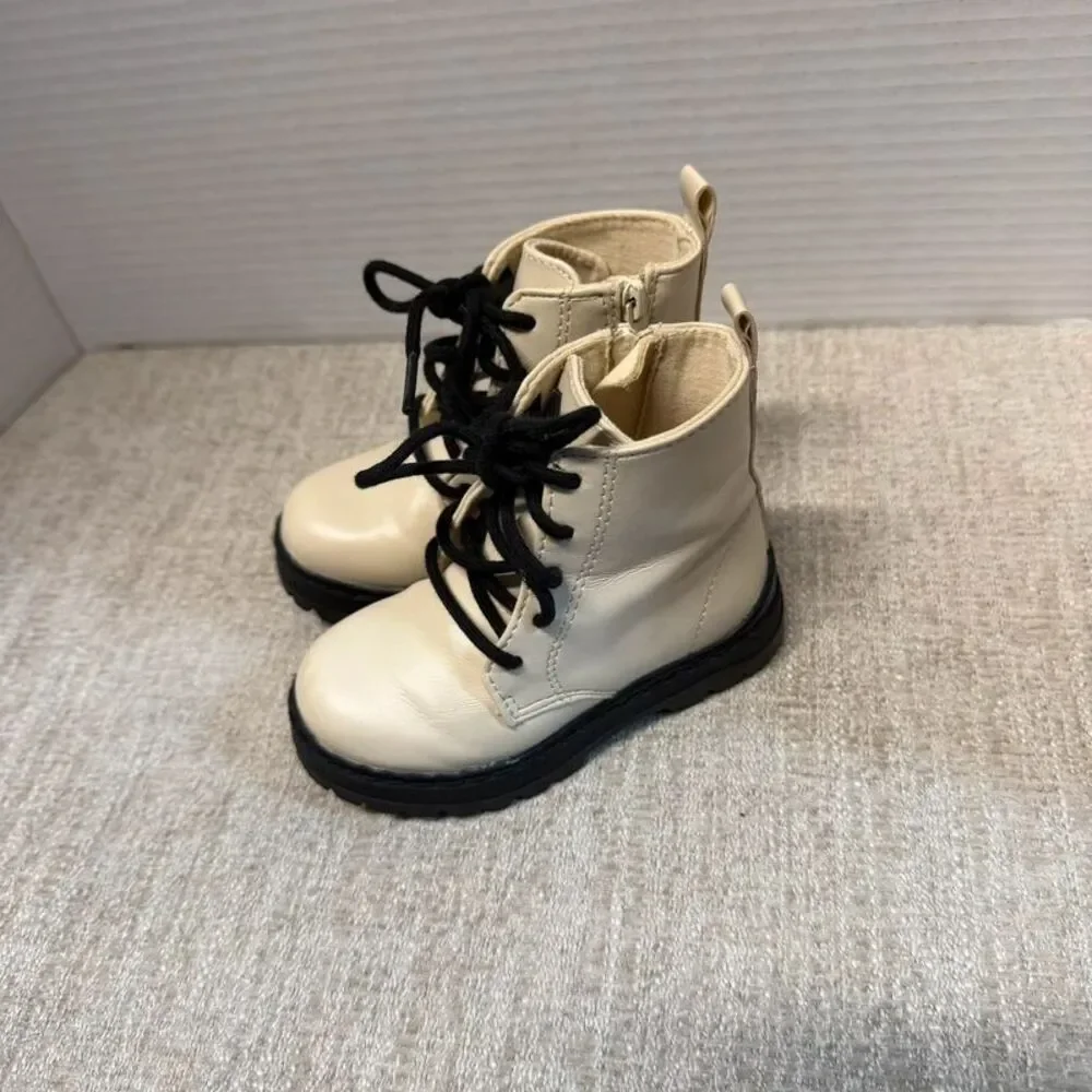 Zara Cream Toddler Girls Track Sole Zipper Boots EU 21 / US 5.5